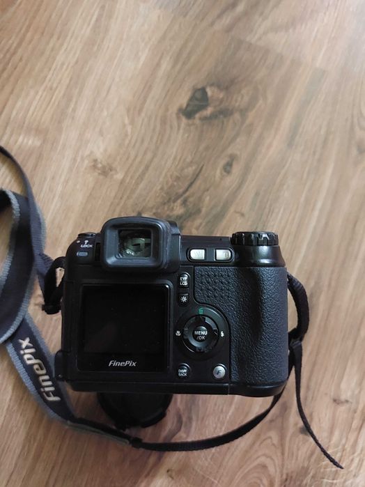 Aparat cyfrowy FUJI FinePix S5600