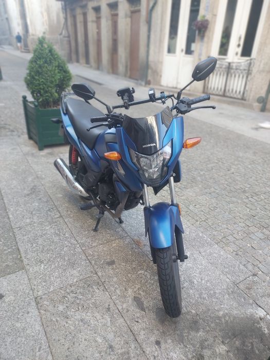 Vendo esta mota muito econômica 70 km com um litro