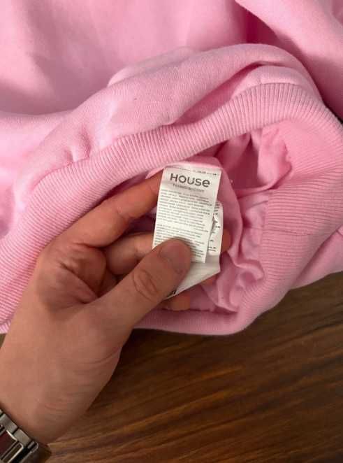Różowa bluza z kapturem