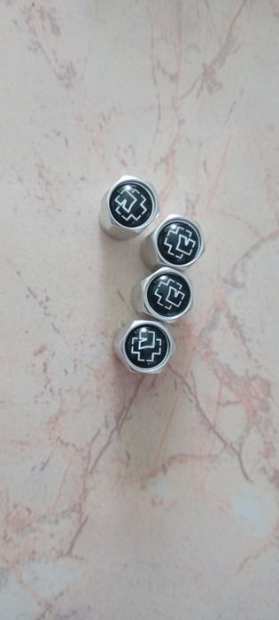 Rammstein nakrętki na wentyle