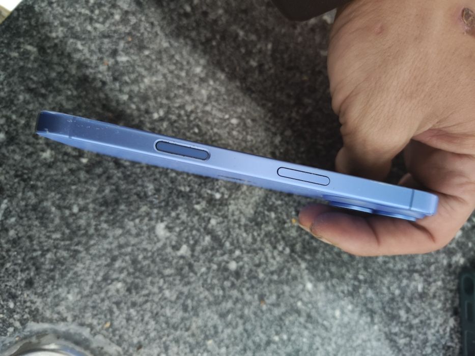 iPhone 16 128gb bom estado