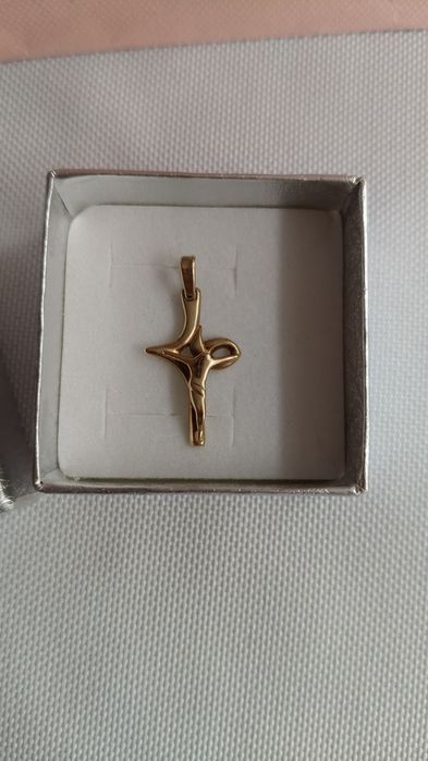 Krzyzyk zloty +pudełko i torebka