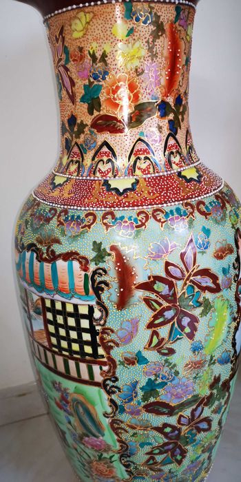 Jarrão Oriental elegante de porcelana