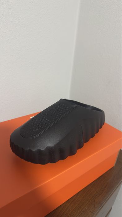 Nike mind 001- Pretos-Tam 44 com fatura da nike