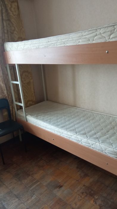 Двоярусні ліжка з матрацами
