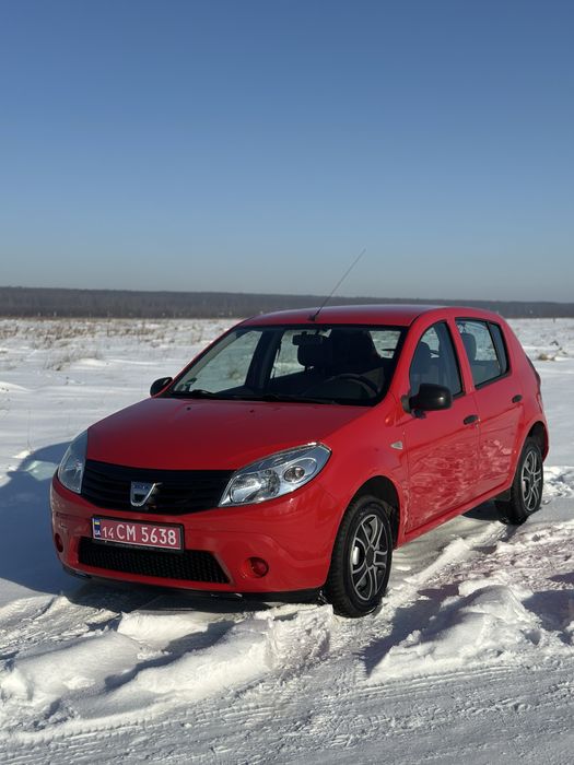 Dacia Sandero 2012 року випуску, рідна фарба