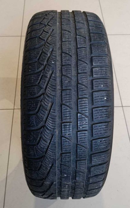 Шина (одна) б/у 235/45R18 98V Pirelli Sottozero