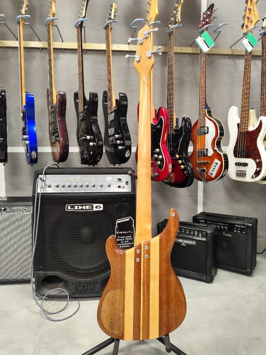 Gitara basowa bezprogowa NoName