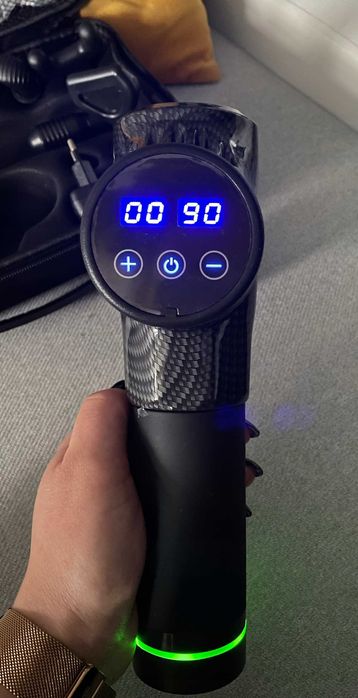 PISTOLET DO MASAŻU masażer massage gun + 6 końcówek
