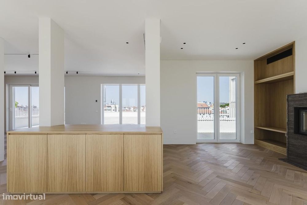 Penthouse T5 com vista, Campo Mártires da Pátria, Lisboa