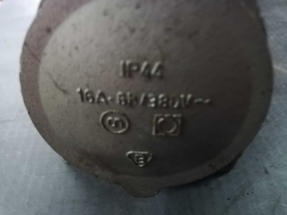 Gniazdo siłowe 16A obudowa aluminiowa