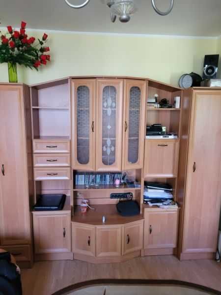 Segment meblowy w kolorze olcha miodowa