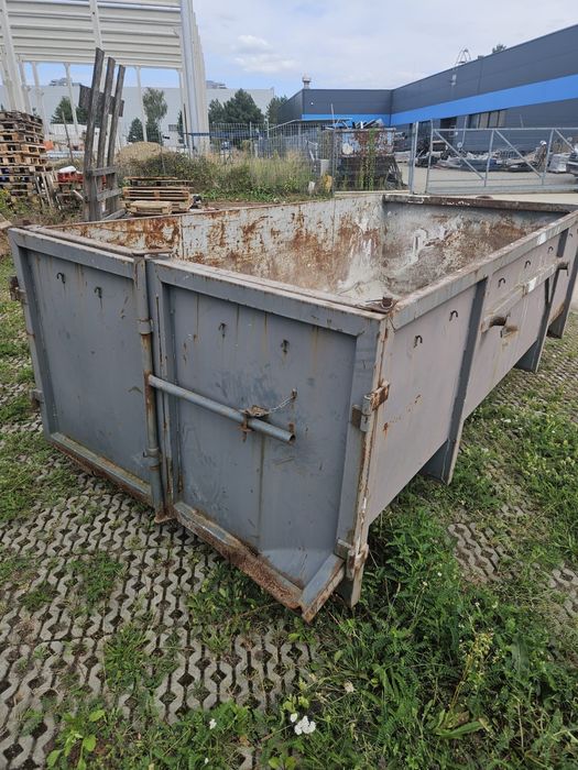 Kontener KP-7 do wywozu odpadów
