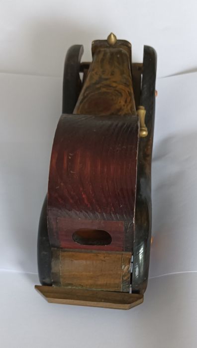 Conjunto de 3 carros em madeira.