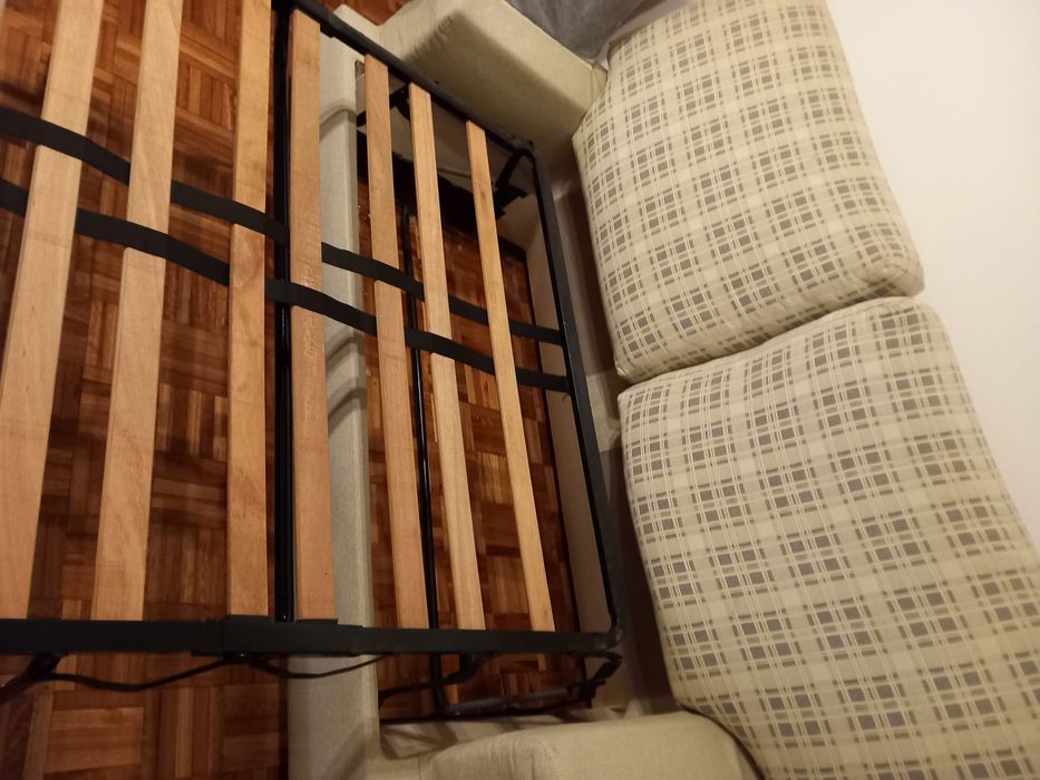 Sofá-Cama com Estrutura Reforçada (Estilo Divã)
