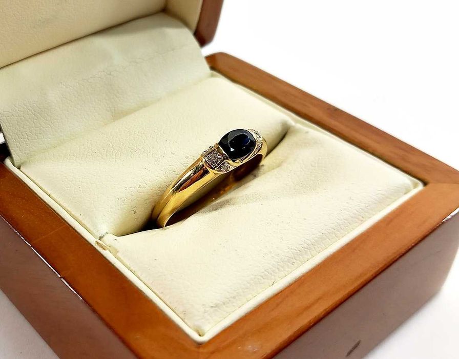 Bajerancki złoty pierścionek z szafirem i diamentami pr.585 R.20 Loomb