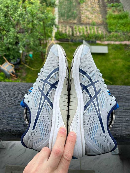 Кросівки ASICS GT-1000