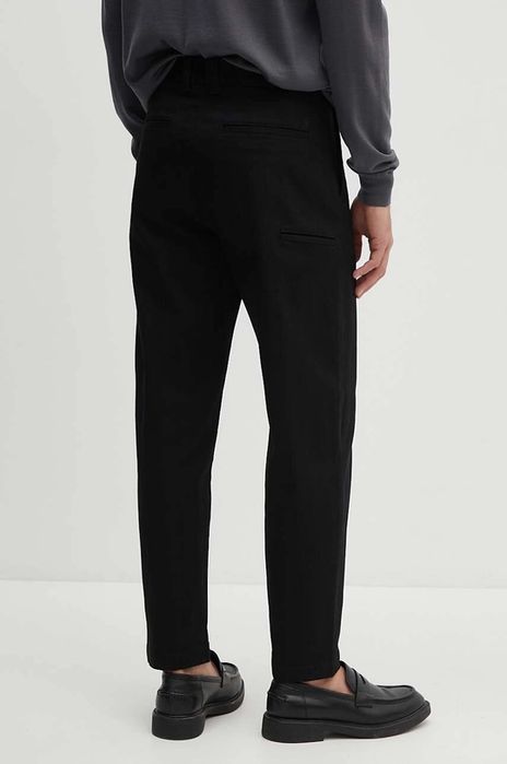 Spodnie chinosy tapered fit czarne BOSS XXL-38/32