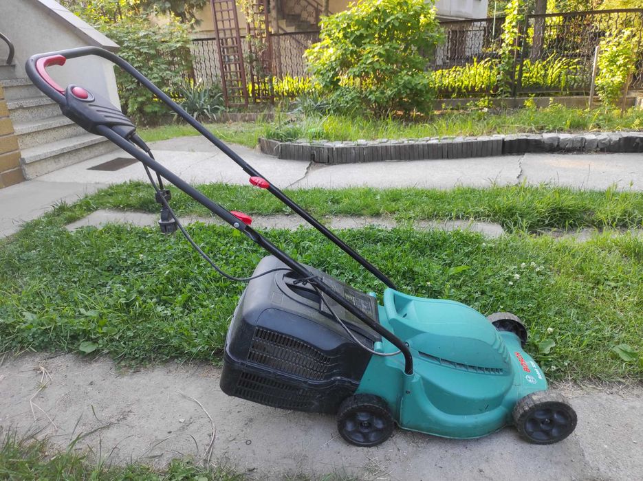 Kosiarka elektryczna Bosh Rotak 320 sprawna ale...