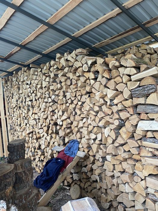 Дрова від1700грн:ДУБ,ГРАБ,СОСНА,БЕРЕЗА,ВІЛЬХА,ОСИКА.працюємо з фірмами