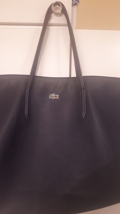 Granatowa torebka Lacoste