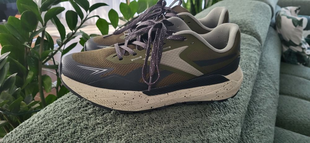 BASE TRAIL LOW marki Reebok