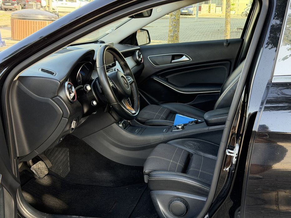Mercedes-Benz GLA 180 d Urban foto 5