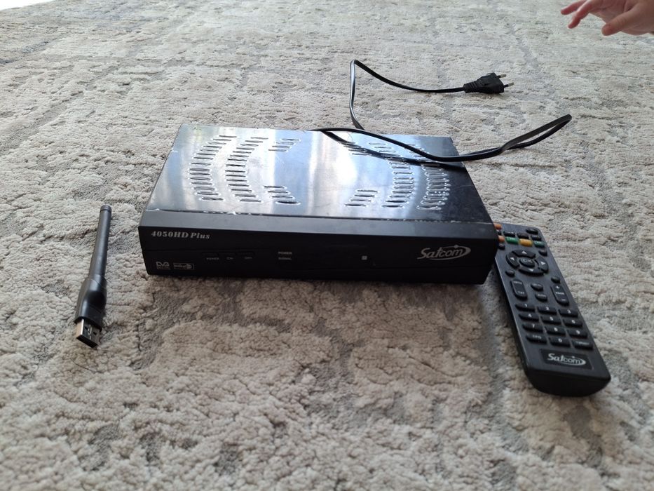 Супетниковий тюнер + антена інтернет