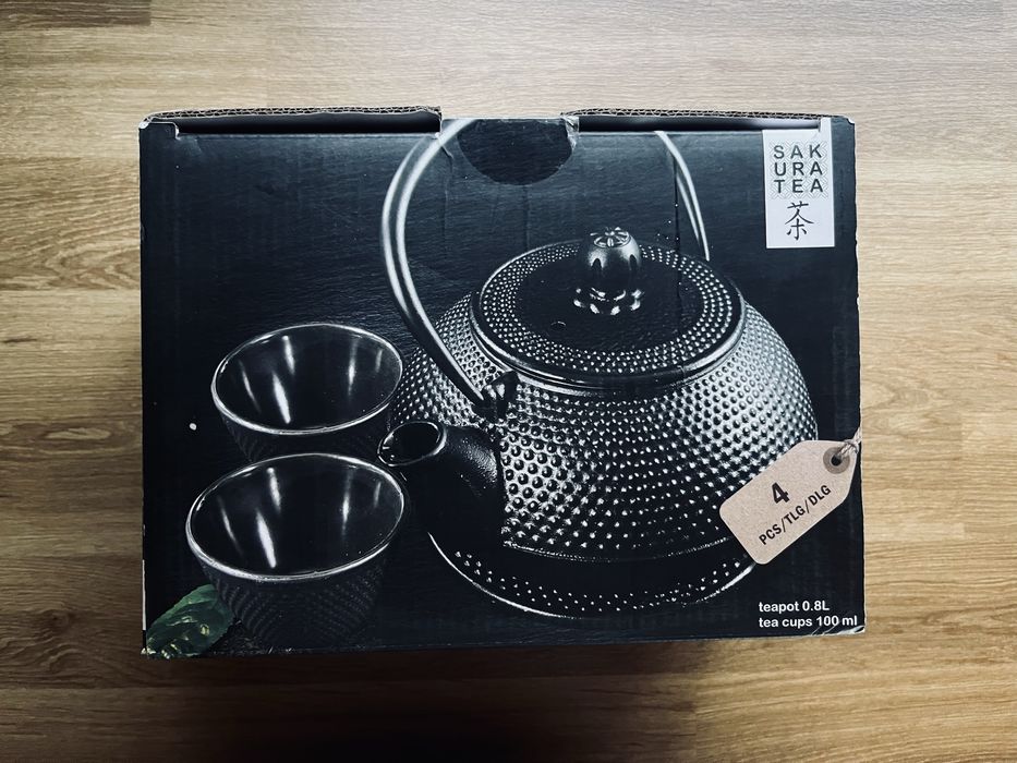 Sakura tea - czajnik żeliwny i 2 czarki / NOWE