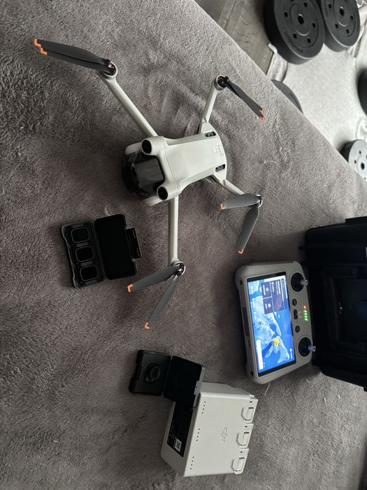DJI Mini 3 Pro + DJI RC + 3 Baterie + Karta 256GB + Walizka B&W + Oryginalne Filtry ND i Szeroki Kąt