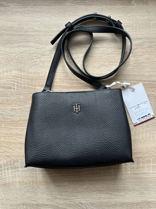 Сумка крос боді Tommy Hilfiger, чорна