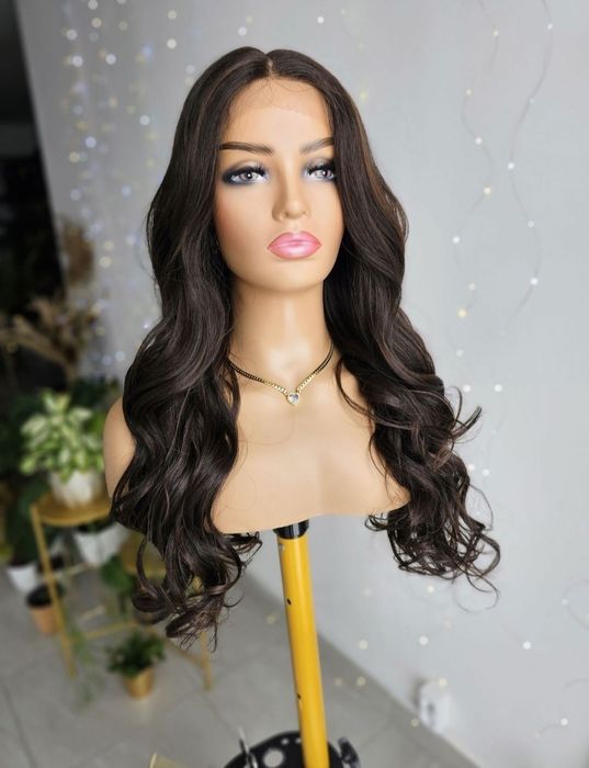 Peruka Luna lace front naturalny efekt refleksy fale loki brąz