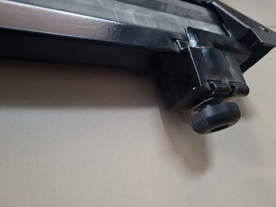 Uchwyty na narty nowy  bagażnik mocowanie