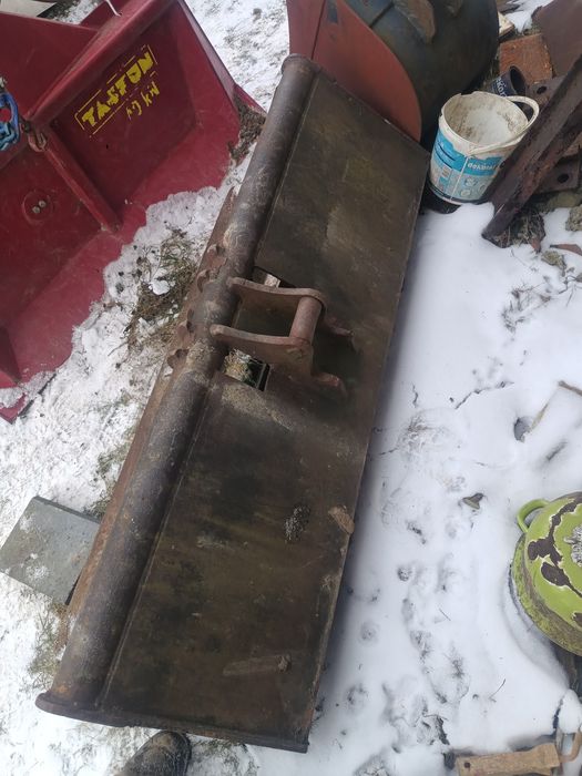 Sprzedam łyżkę skarpowa do koparki 5 t