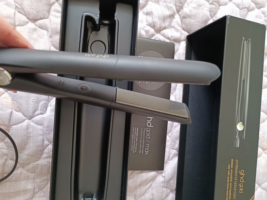 Професійний випрямляч волосся ghd