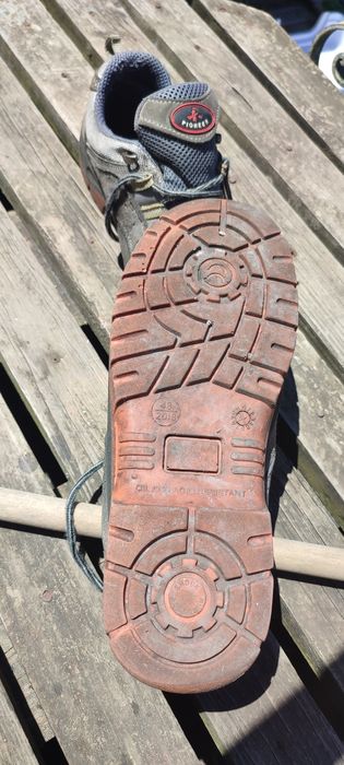 Sapato de Segurança Pioneer Biqueira Aço resistente ácido e olio