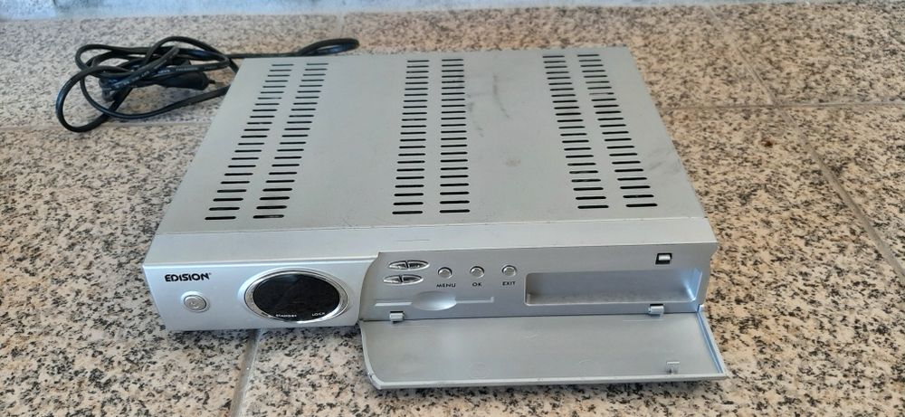 Satellite Receivers64738637523969121