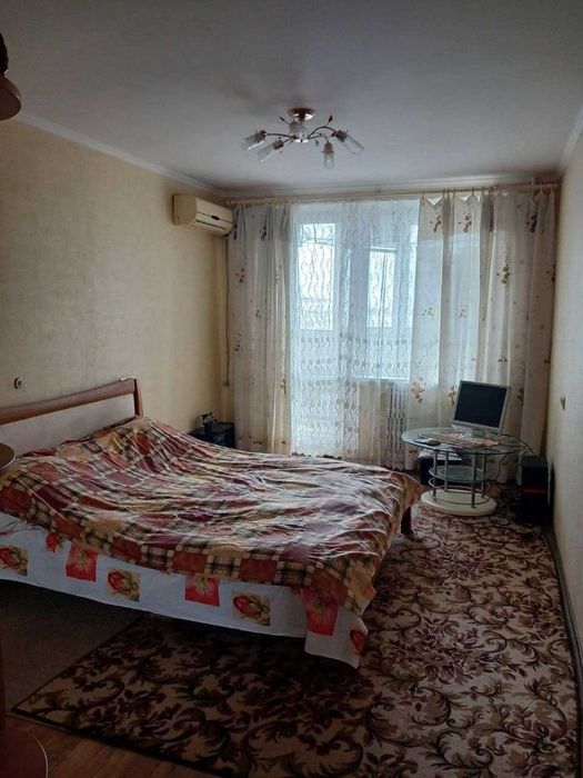 Продам 3х комнатную квартиру. 67м2. 8/12эт. Алексеевка Шевченковский район Метро Победы.