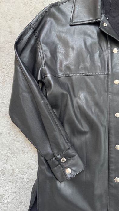 Сорочка з екошкіри Зара