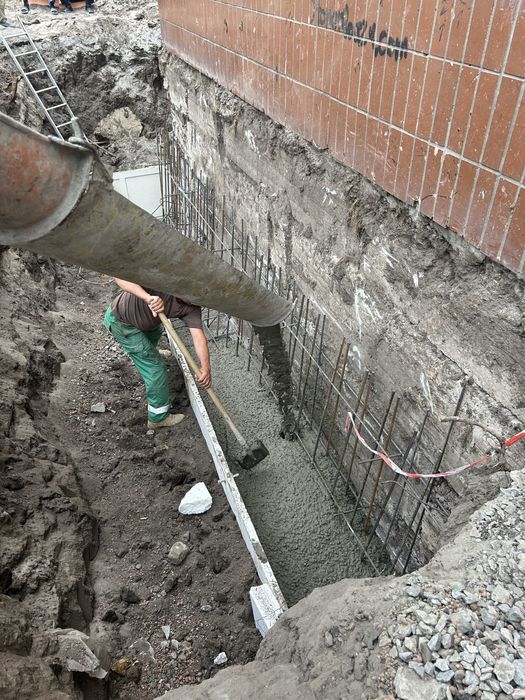 Послуги самоскидів (5-15 м3) та доставка бетону (до 7 м3)