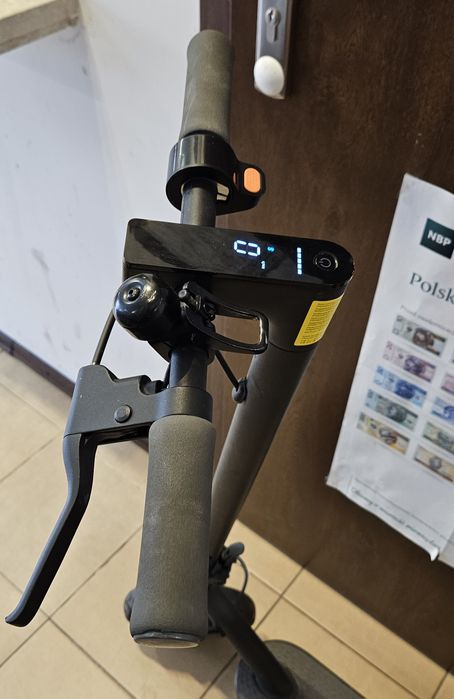 3721/25 Hulajnoga elektryczna Xiomi Mi Essential