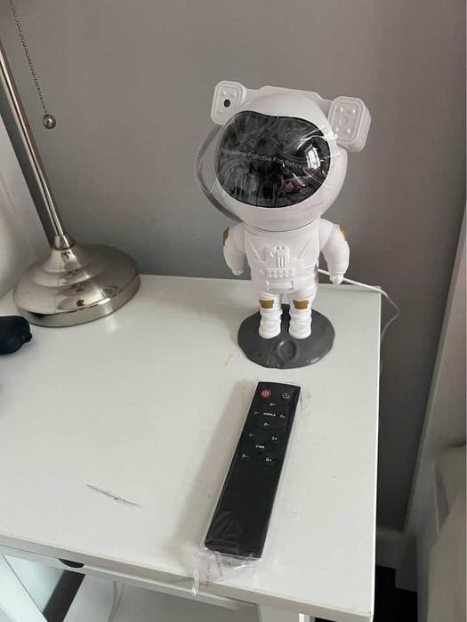 Lampka Nocna Projektor Astronauta LED dla dzieci