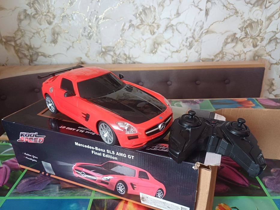 Машинка на пульте управления Me rsedes-Benz SlS Amg Gt Final  Edition