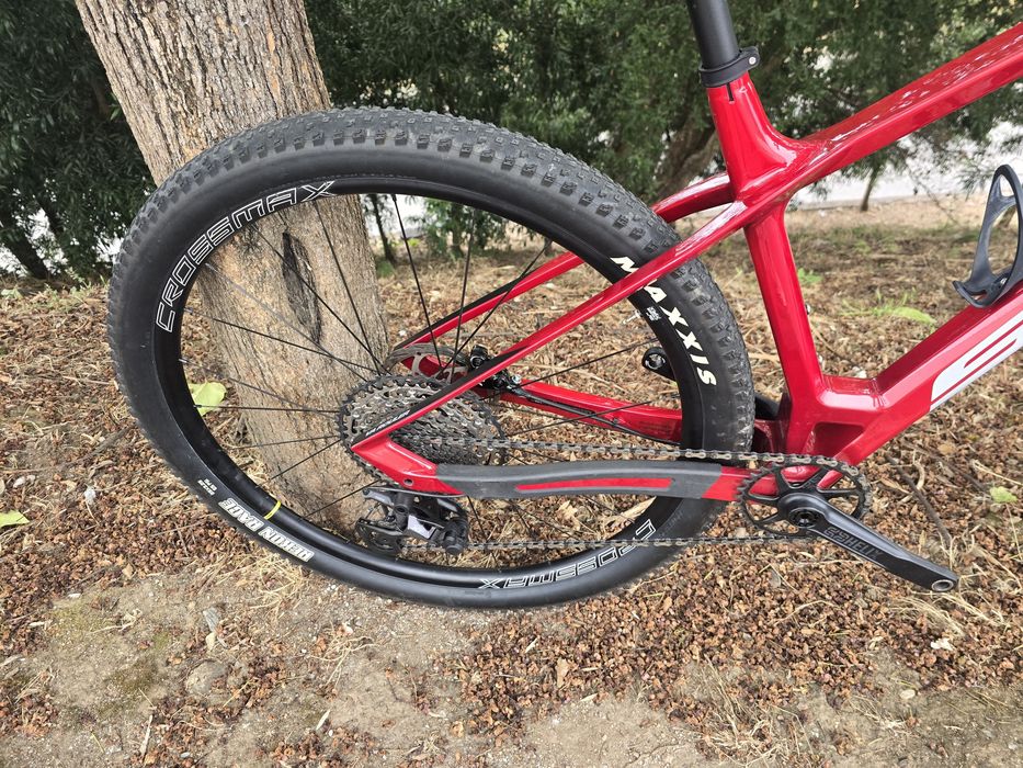 Bicicleta de btt m semi nova com sid e crossmax