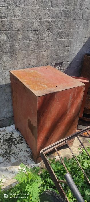 Продам сейф металевий