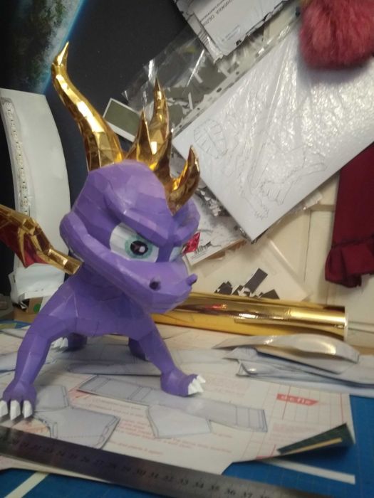 Модель з ПВХ та паперу , Дракон "Spyro"