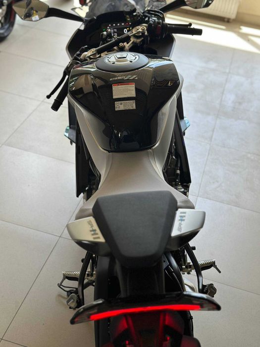 Мотоцикл CFMOTO 675SR-R
