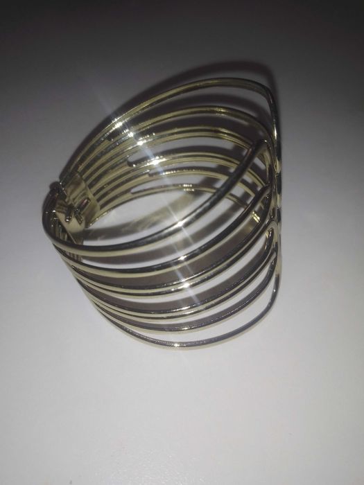 Pulseira dourada