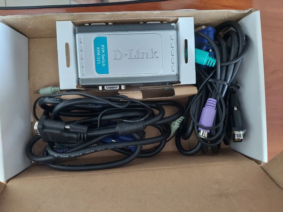 Продам KVM-перемикач D-Link KVM-121 2-портовий PS/2 (KVM-121)