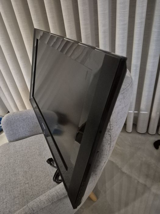 Televisão Samsung, incluído o suporte de parede